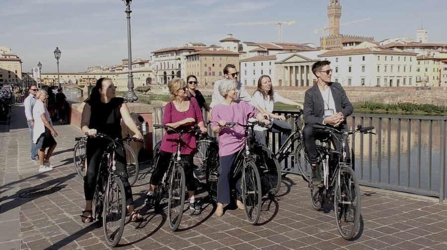Florence: 2-Hour Guided Bike Tour - Starting near Via Cavour and the Medici story