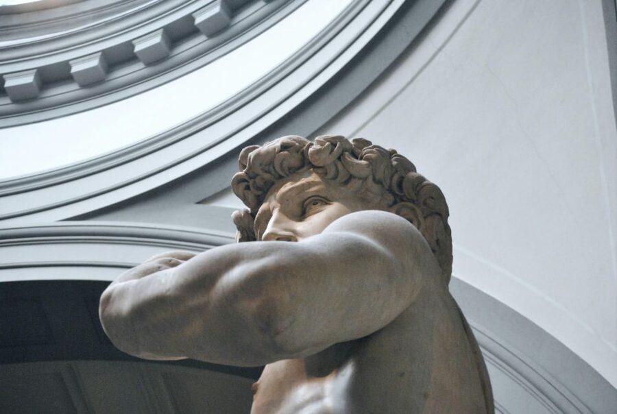 Florence: Accademia Gallery Entry Ticket & David Guided Tour - Azzurra’s guiding style and the value of a live voice