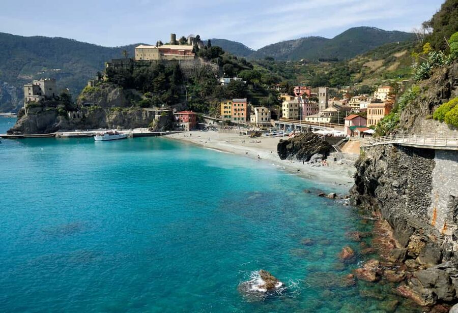 Florence: Cinque Terre Day Trip with Optional Hike - Vernazza rewards a little free time