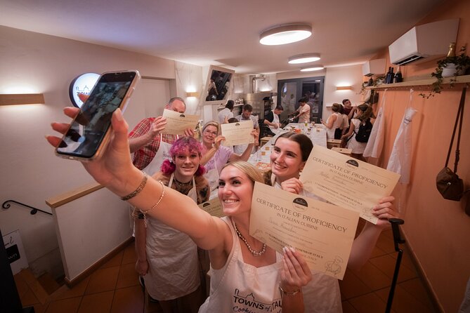 Florence Cooking Class The Art of Making Gelato & Authentic Pizza - A social meal with unlimited wine