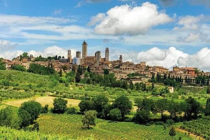 Florence Day Trip: Pisa, San Gimignano and Siena with Lunch - Pisa and the Leaning Tower: famous, photogenic, brief