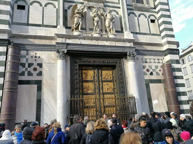 Florence: Duomo Area Tour and Brunelleschi Dome Climb Ticket - The timed climb inside Brunelleschi’s Dome