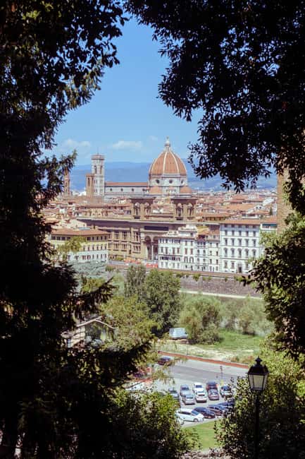 Florence: Eco-Friendly Golf Cart City Tour with Audio Guide - Santa Croce and the cathedral from a different angle