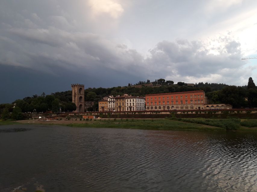 Florence: Eco-Friendly Golf Cart City Tour with Audio Guide - What the ride feels like on city streets
