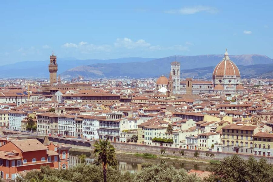 Florence: Eco-Friendly Golf Cart City Tour with Audio Guide - Ponte Vecchio, the Arno, and Palazzo Pitti