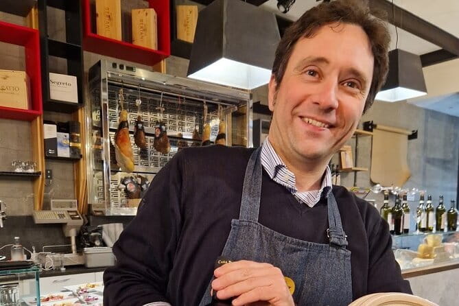 Florence Food Tour with Truffle Pasta, Steak & Free Flowing Wine - Start beside the Arno at 5 pm
