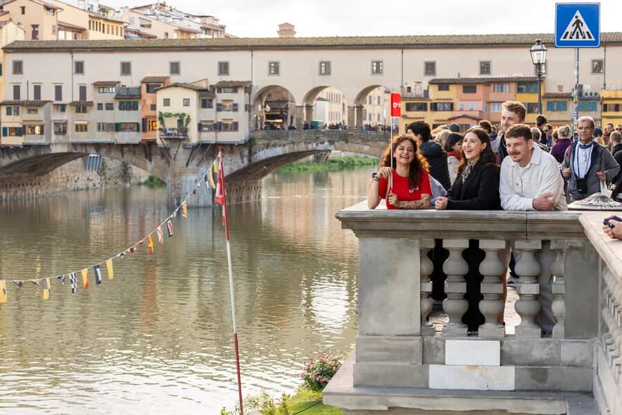 Florence: Food Walking Tour with Local Steak and Tuscan Wine - Ponte Vecchio, the Arno, and the walk into Oltrarno