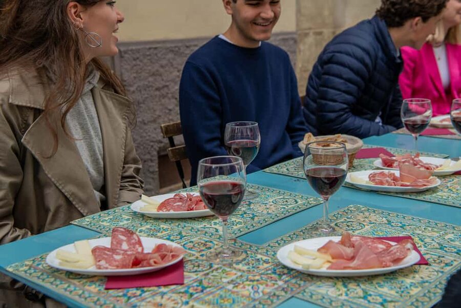 Florence: Guided Food Walking Tour with Tuscan Classics - Why Tuscan food tastes so simple