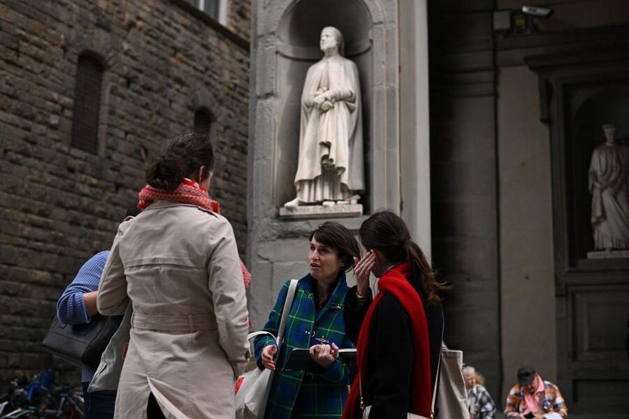 Florence: Guided Tour of Medici Family Secrets and Chapels - Finishing at the Uffizi viewpoint