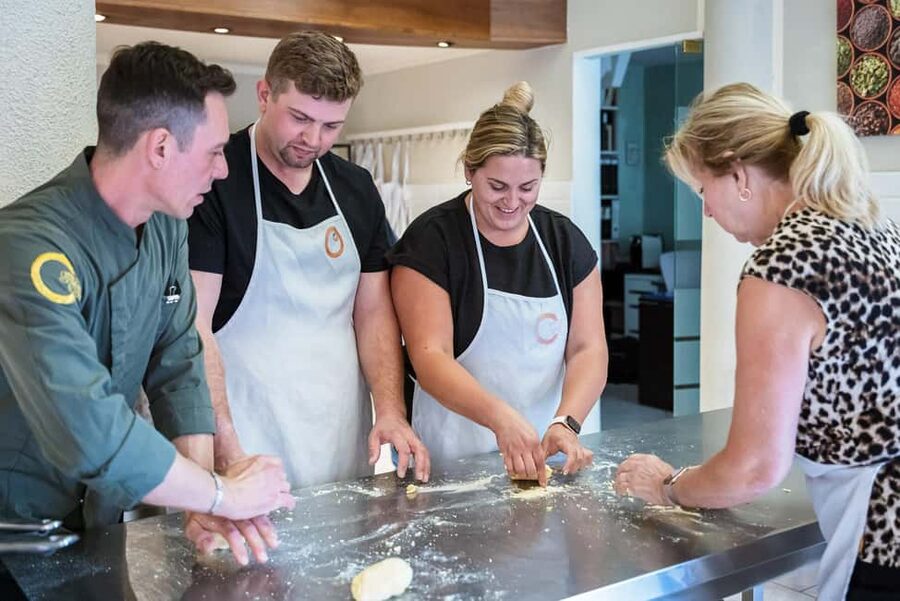 Florence: Handmade Pasta & Dessert Class with Unlimited Wine - What happens when you arrive in central Florence