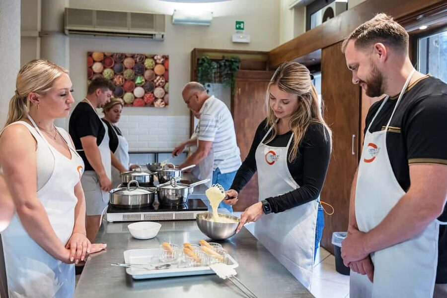Florence: Handmade Pasta & Dessert Class with Unlimited Wine - Should you book it?