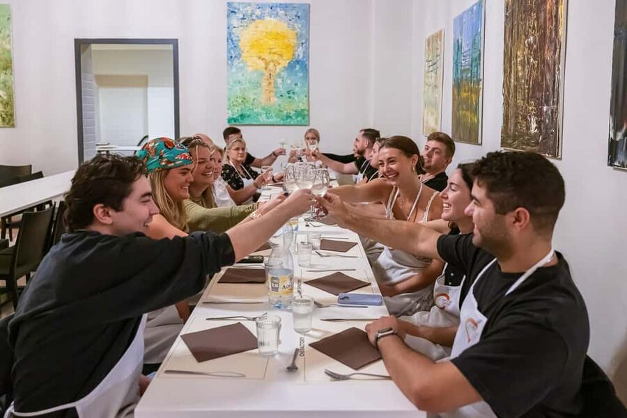 Florence: Handmade Pasta & Dessert Class with Unlimited Wine - Practical advice before booking