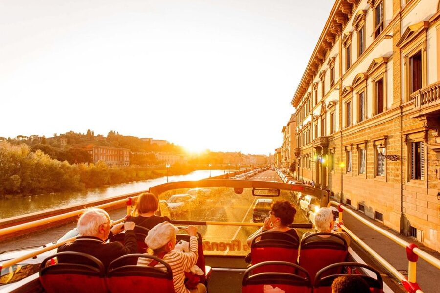 Florence: Hop-on Hop-off Bus Tour: 24, 48 or 72-Hour Ticket - Line A: a one-hour introduction to central Florence