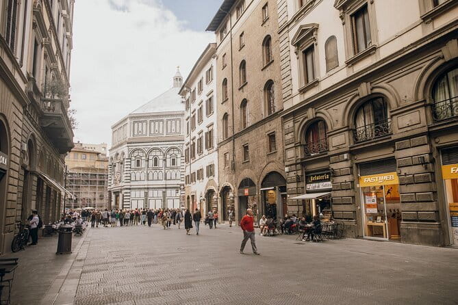 Florence in a Day: Michelangelo's David, Uffizi and Guided City Walking Tour - Walking, Group Size, and Practical Comfort