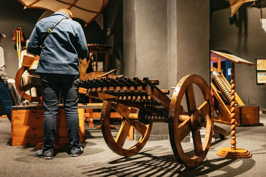 Florence: Leonardo Interactive Museum Entry Ticket - What your one-hour visit looks like
