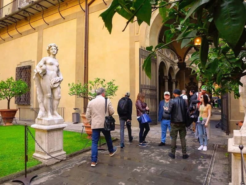 Florence: Medici Family Guided Walking Tour - The Medici Chapels, Michelangelo, and the family tombs