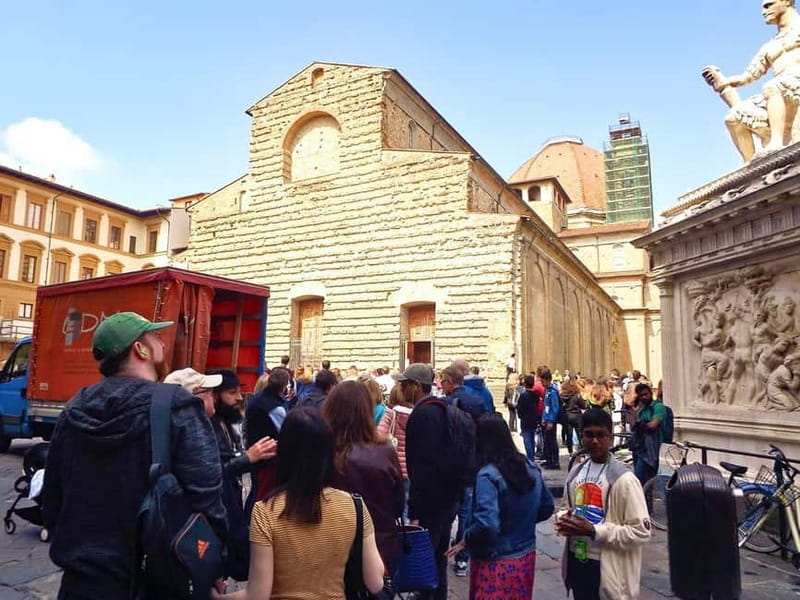 Florence: Medici Family Guided Walking Tour - Wine tasting: a pleasant add-on, not the heart of the tour