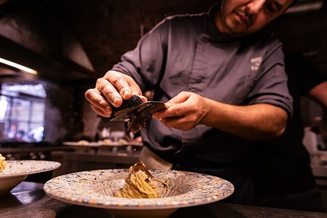 Florence Oltrarno Neighborhood Food & Wine Dine Around - What the guides add to the experience
