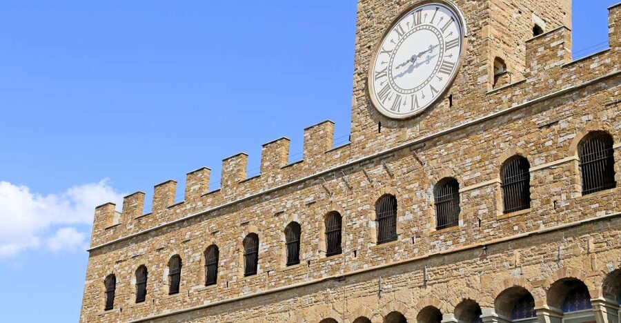 Florence: Palazzo Vecchio Entrance Ticket & Audioguide - The courtyard and the first look inside