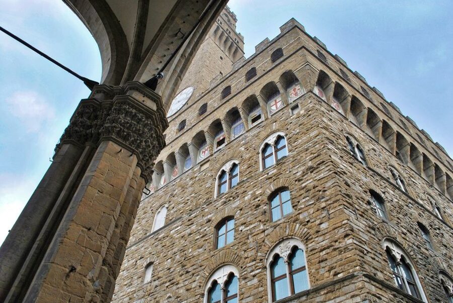 Florence: Palazzo Vecchio Guided Tour - How the group size and guide affect the experience