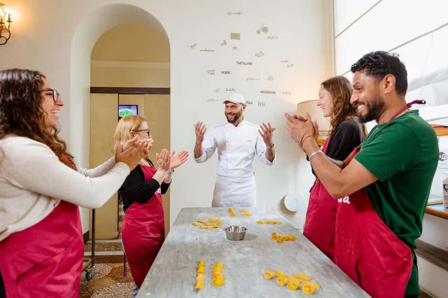 Florence: Pasta Class with Wine, Limoncello and Dessert - Key points to know
