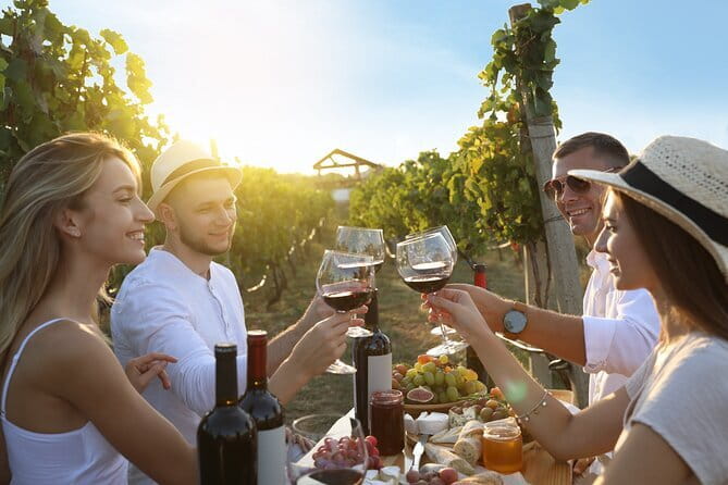Florence: Pasta Cooking Class with Unlimited Wine - A good choice for families and mixed groups