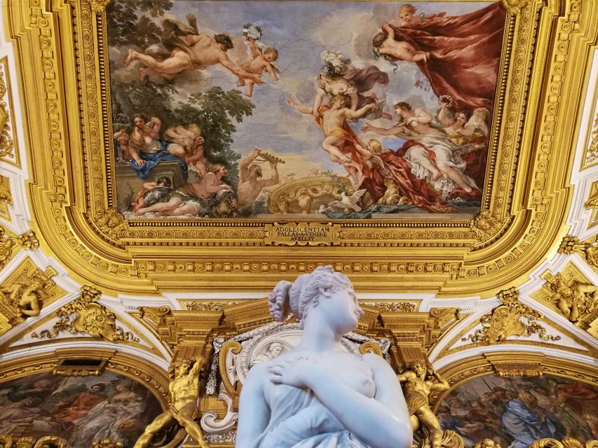 Florence: Pitti Palace and Palatina Gallery Ticket and Tour - Meeting on Piazza Pitti and entering the palace