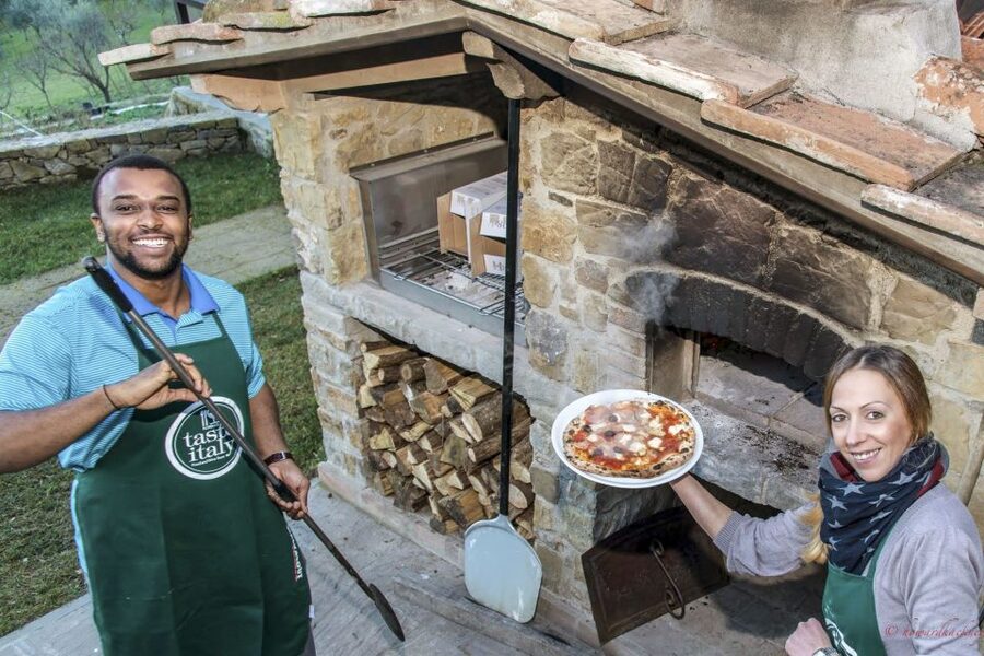Florence: Pizza and Gelato Class at a Tuscan Farmhouse - The pizza lesson is the main event