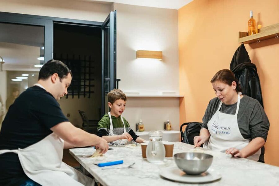 Florence: Pizza and Gelato Preparation Class - Small drawbacks worth considering