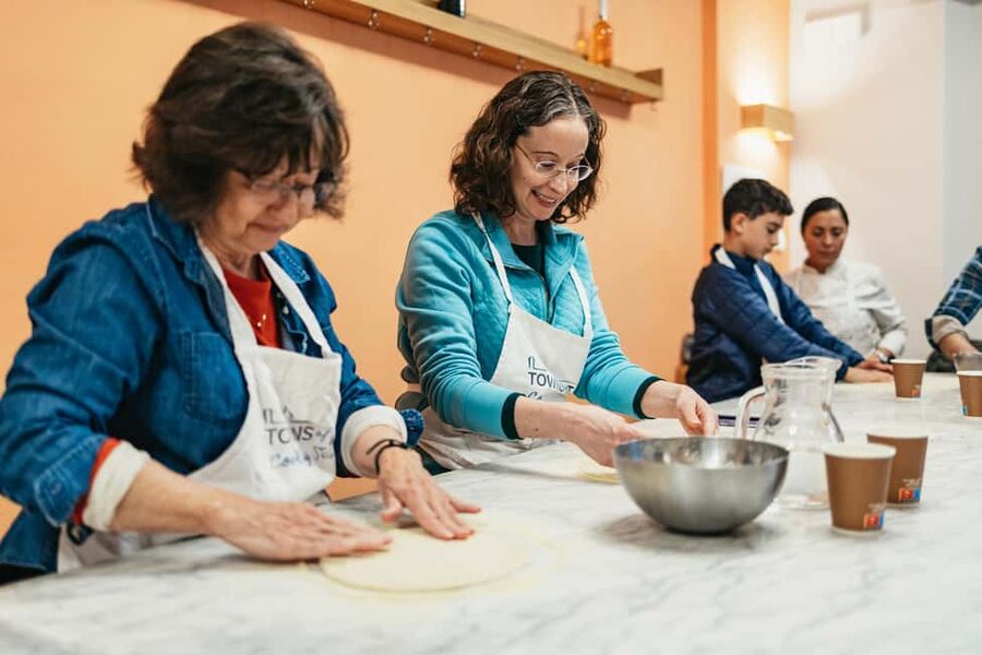 Florence: Pizza and Gelato Preparation Class - The pizza lesson: dough, sauce, and toppings