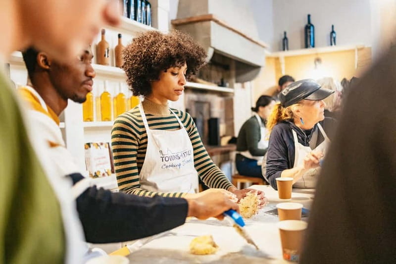 Florence: Premium Cooking Class for Pasta and Gelato - The premium morning: Florence Central Market and a bigger menu