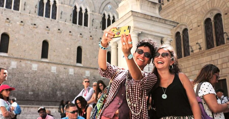 Florence: S. Gimignano, Siena, Chianti & Wine Tasting Lunch - Siena: medieval streets and the Piazza del Campo