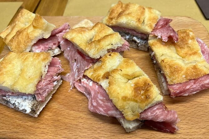 Florence’s Ultimate Food Tour: Full Tuscan Meal by Do Eat Better - Piazza Santa Trinita: two peasant dishes with real Florentine character
