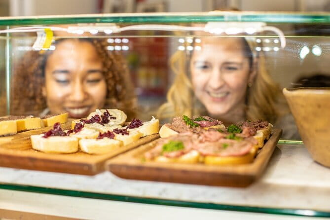 Florence’s Ultimate Food Tour: Full Tuscan Meal by Do Eat Better - The guides are a major part of the value