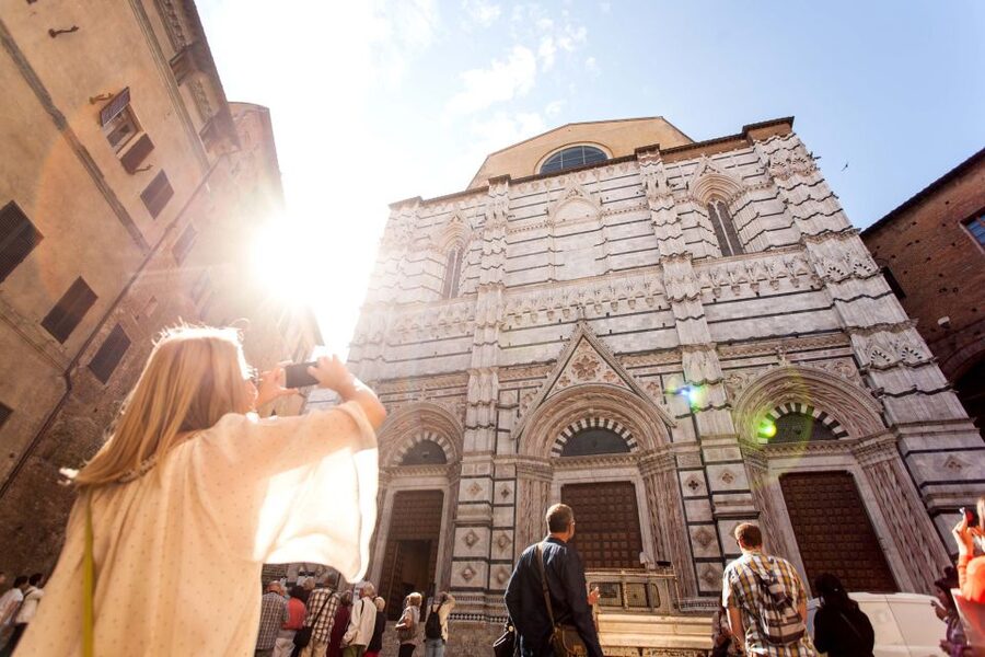 Florence: Siena, San Gimignano & Monteriggioni with Tasting - Siena and the drama of Piazza del Campo