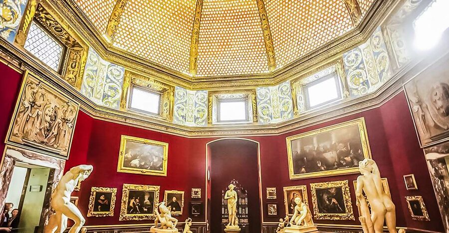 Florence: Skip-The-Line Uffizi Gallery Timed Entry Ticket - The climb into Florence’s greatest picture gallery