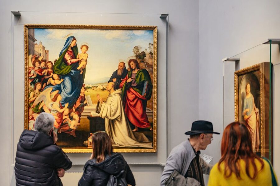 Florence: Skip-the-Line Uffizi Small Group Tour - The guides make the difference