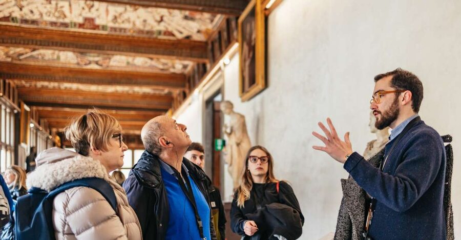 Florence: Skip-the-Line Uffizi Small Group Tour - The terrace and time after the tour