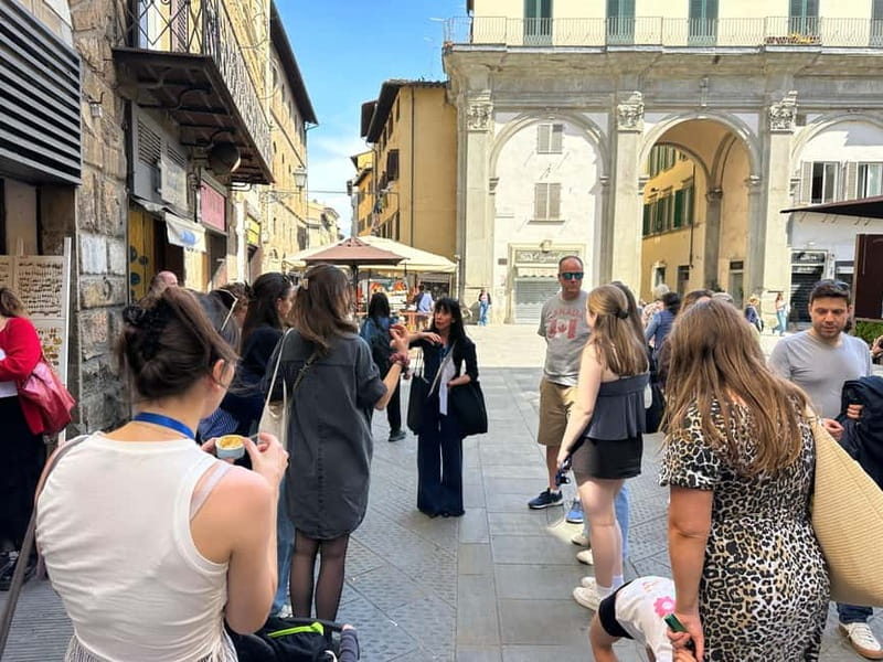 Florence: Street Food Tour with Wine & Local Guide - Schiacciata, wine and the taste of Tuscany
