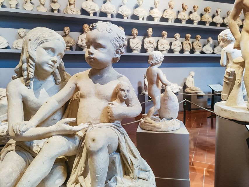 Florence: Timed Entry Ticket to Michelangelo's David & eBook - Using the ebook without a guide