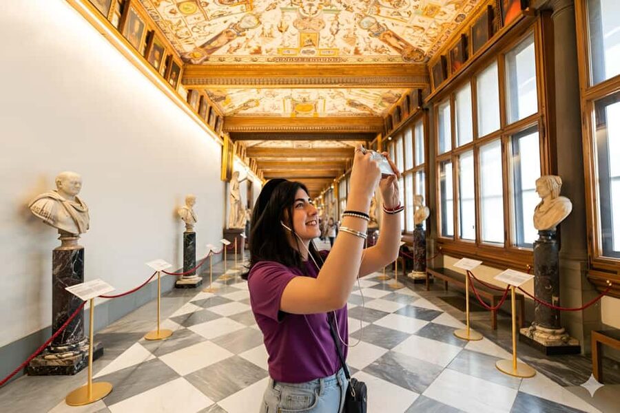 Florence: Timed Entry to Uffizi with Optional Audio Guide - Entering the Uffizi at your reserved time