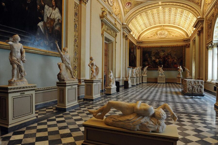 Florence: Uffizi Gallery Priority Entrance and Tour - Why the Uffizi works better with a guide