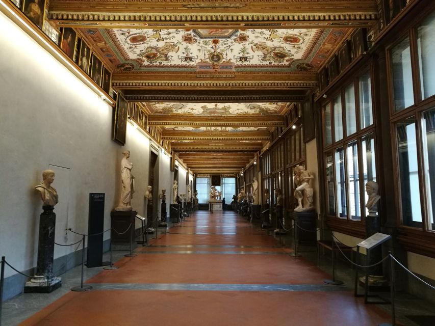 Florence: Uffizi Gallery Priority Entrance and Tour - Caravaggio and the move toward drama