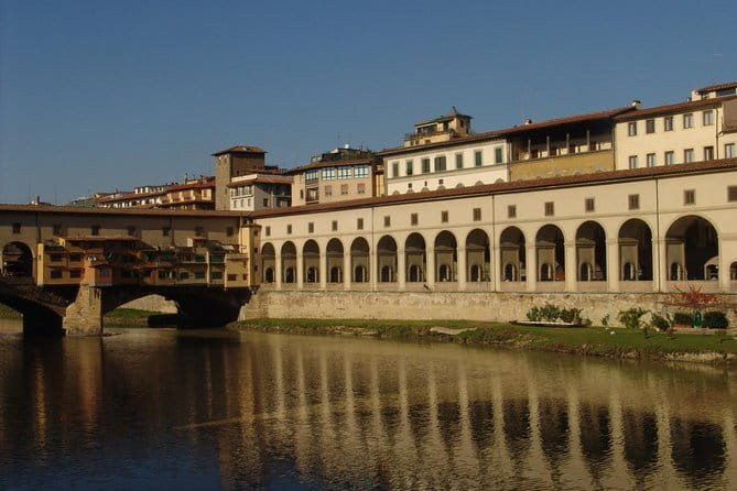 Florence: Uffizi Highlights, In-Depth Masterclass or Private Tour - Meeting your guide at the Uffizi