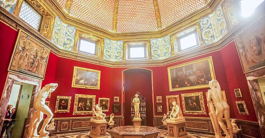 Florence: Uffizi Priority Ticket & Masterpieces Audio App - Should you book the Uffizi audio app experience?