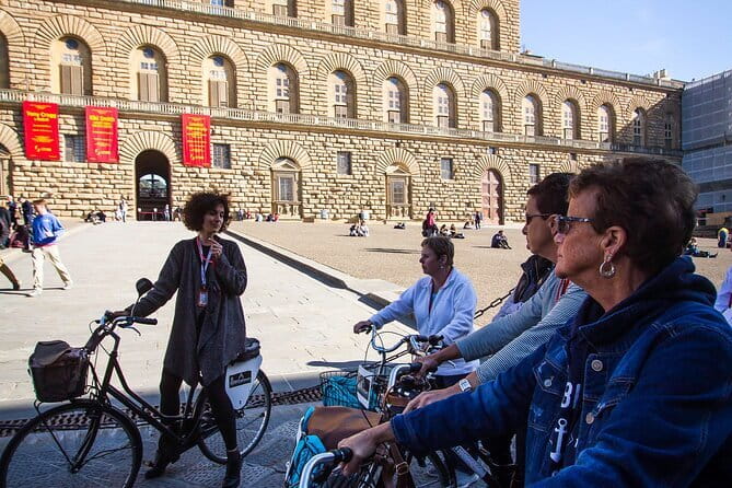 Florence Vintage Bike Tour–guided, small group or private option - San Lorenzo and the Medici connection