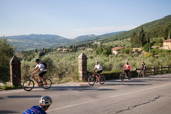 Florence Vintage Bike Tour–guided, small group or private option - Via de’ Tornabuoni and Santa Trinita Bridge