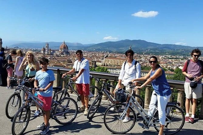 Florence Vintage Bike Tour–guided, small group or private option - Santo Spirito and the Oltrarno