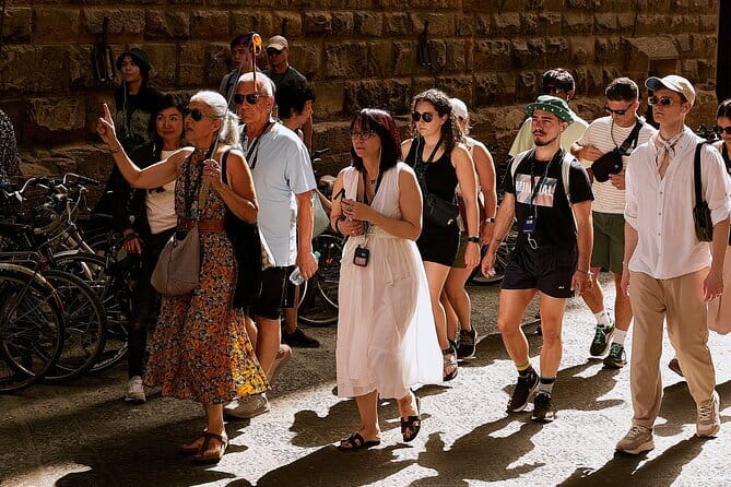 Florence Walk Tour + Wine Windows Option | Discover, Sip, Enjoy! - San Lorenzo and the Medici connection