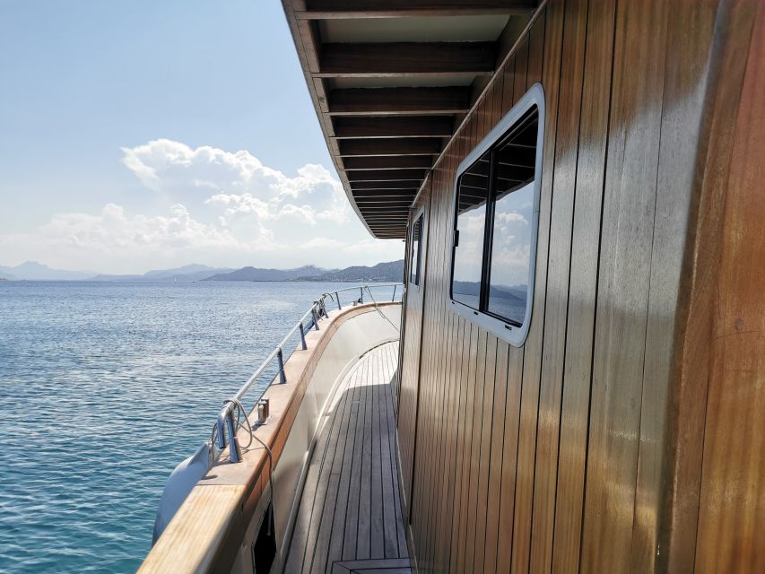 Forio: Ischia Island Boat Tour with Local Lunch and Swimming - Ischia Ponte and the northern coast